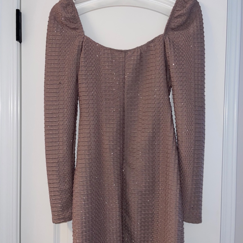 Dress - Picture 7 of 7